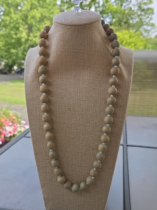 un branded Jewelry - Beige Natural Wood Bead Necklace - Women Jewelry